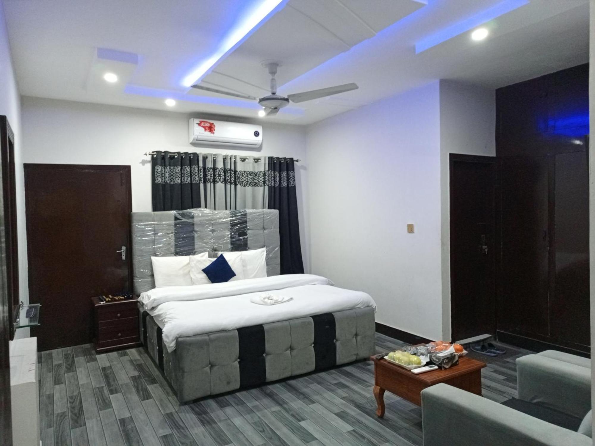 Decent Lodge Guest House Islamabad Exterior photo