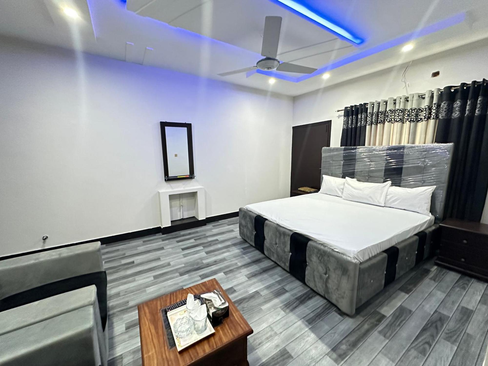 Decent Lodge Guest House Islamabad Exterior photo