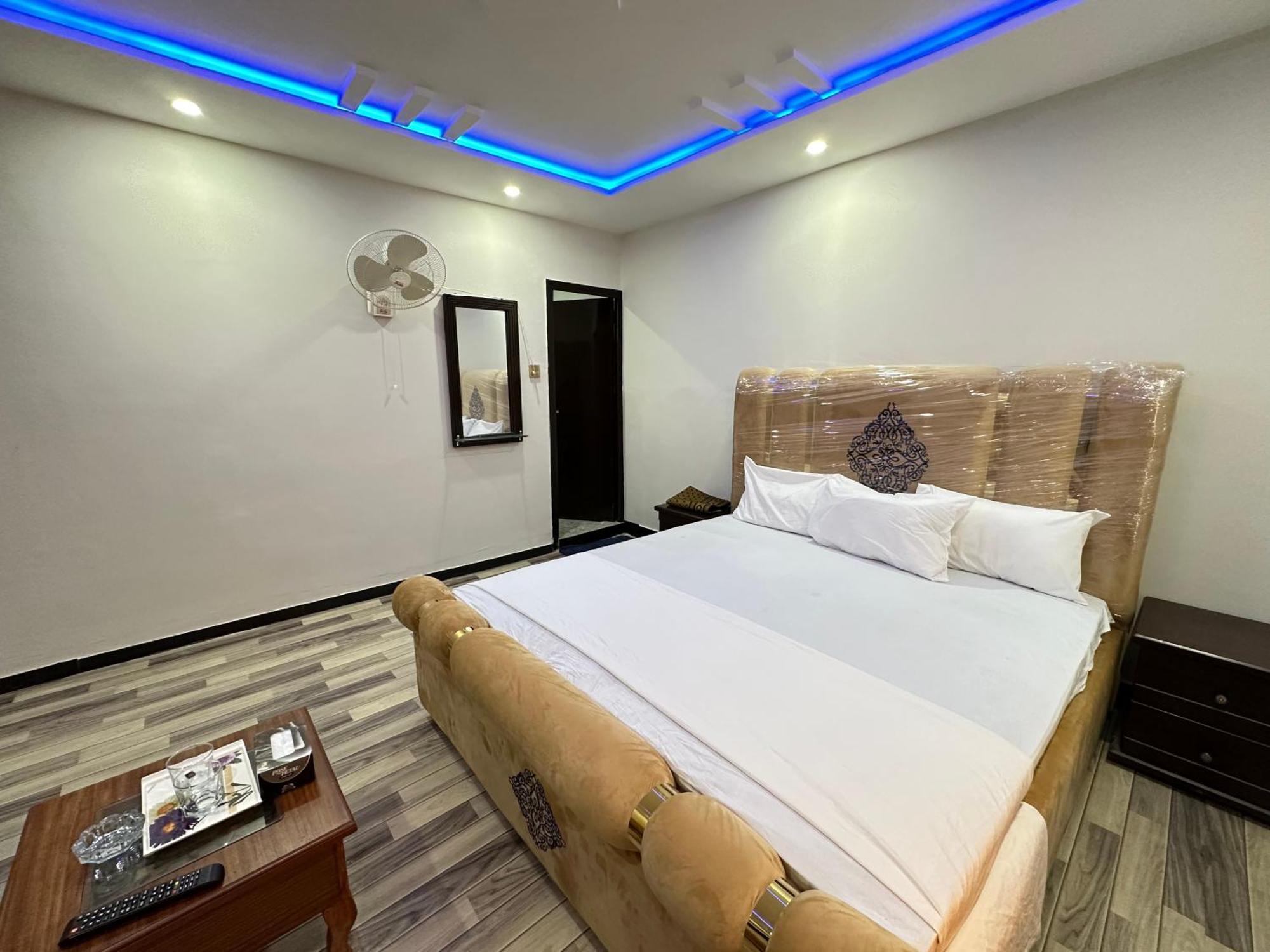 Decent Lodge Guest House Islamabad Exterior photo