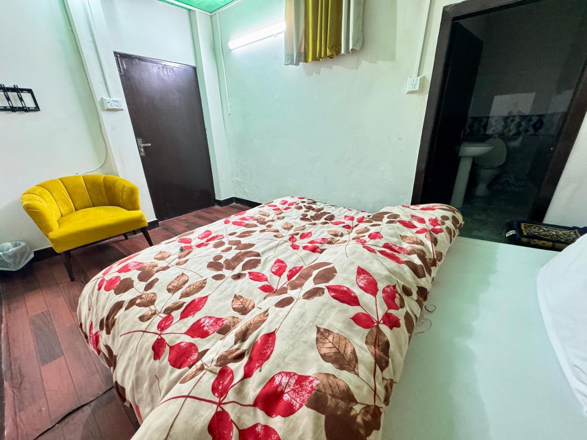Decent Lodge Guest House Islamabad Exterior photo